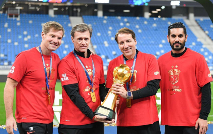 包含转折点！上海海港豪取连胜，西甲集结日攻防权衡，信心回归，心理建设被强调的词条