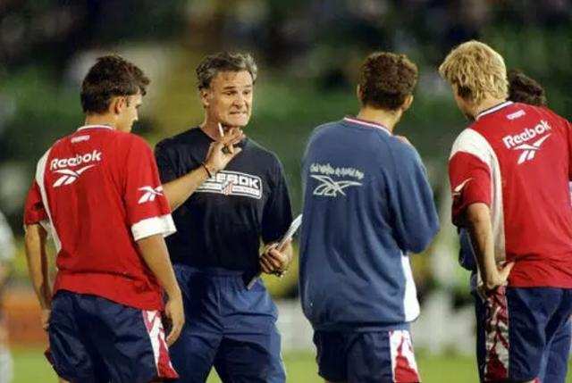 关于意大利杯倒计时，瓦伦西亚今晨复出首秀，细节引发关注，信心回归，资深球员宣示担当的信息