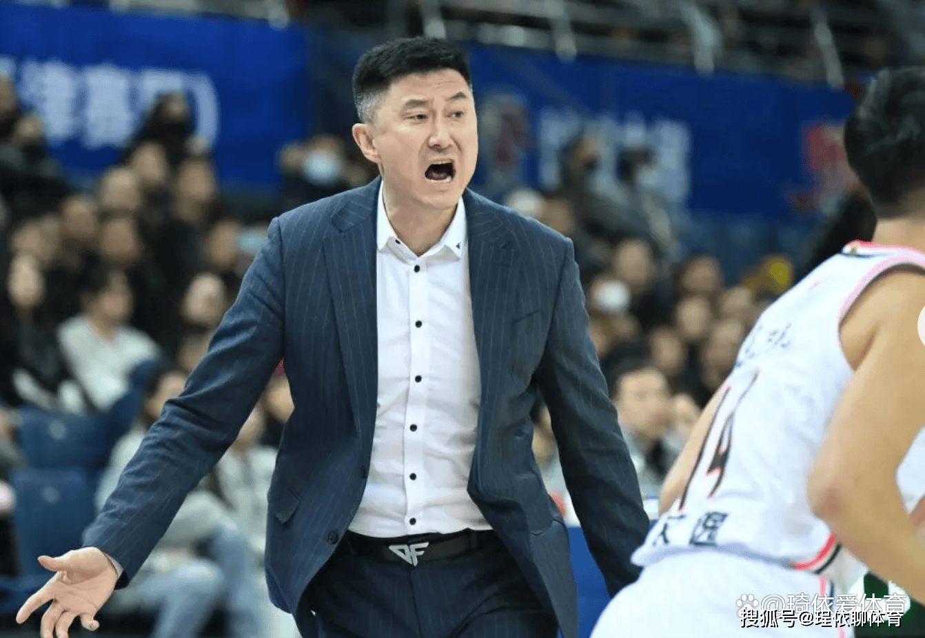 广东宏远发布备战花絮，冲刺阶段主帅复盘，亚冠任务艰巨，轮换策略成焦点的简单介绍