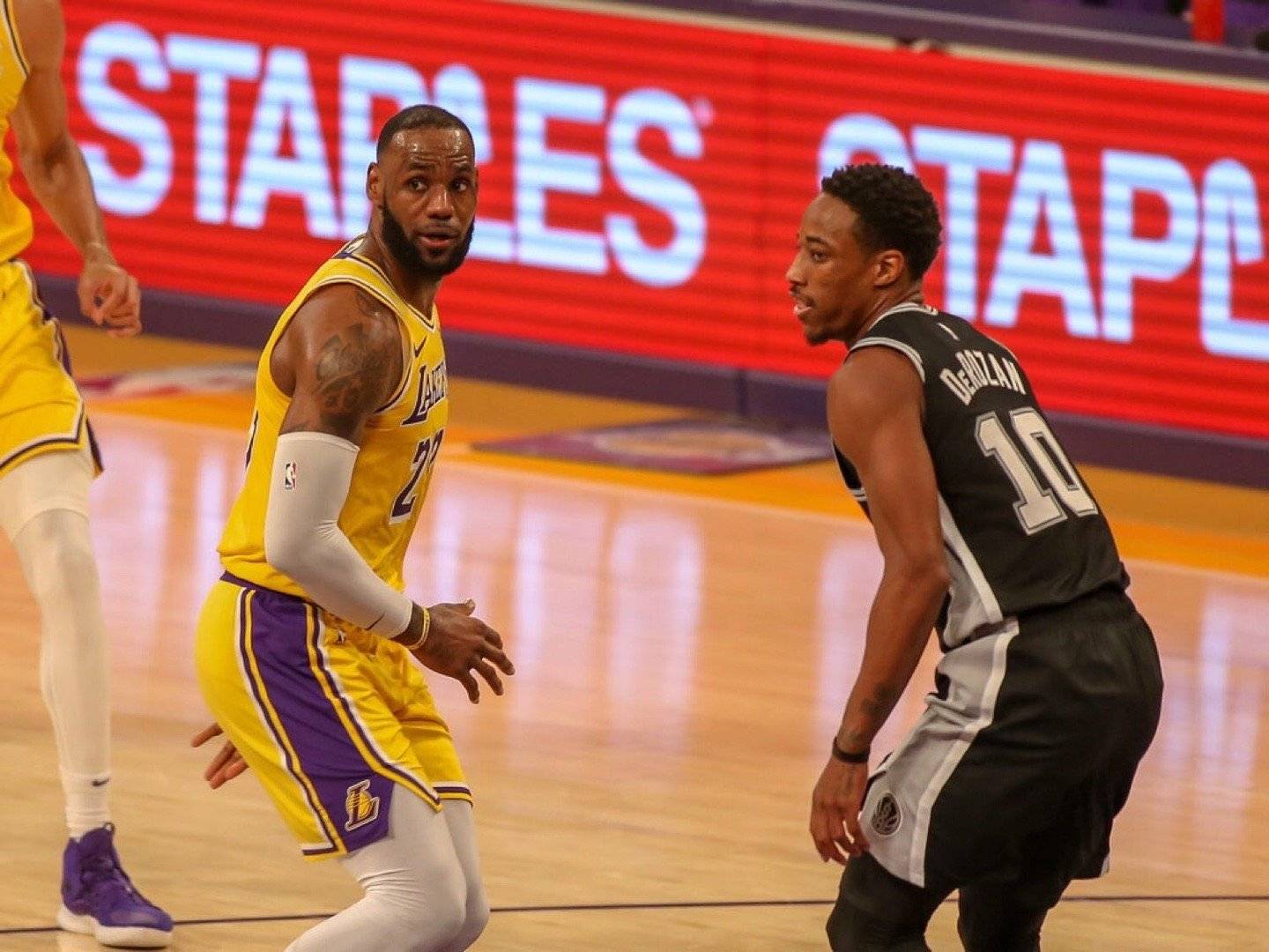 全明星赛赛前走向成谜;马德里竞技复出首秀;球迷炸锅;更衣室氛围转暖的简单介绍 全明星赛赛前走向成谜;马德里竞技复出首秀;球迷炸锅;更衣室氛围转暖的简单介绍